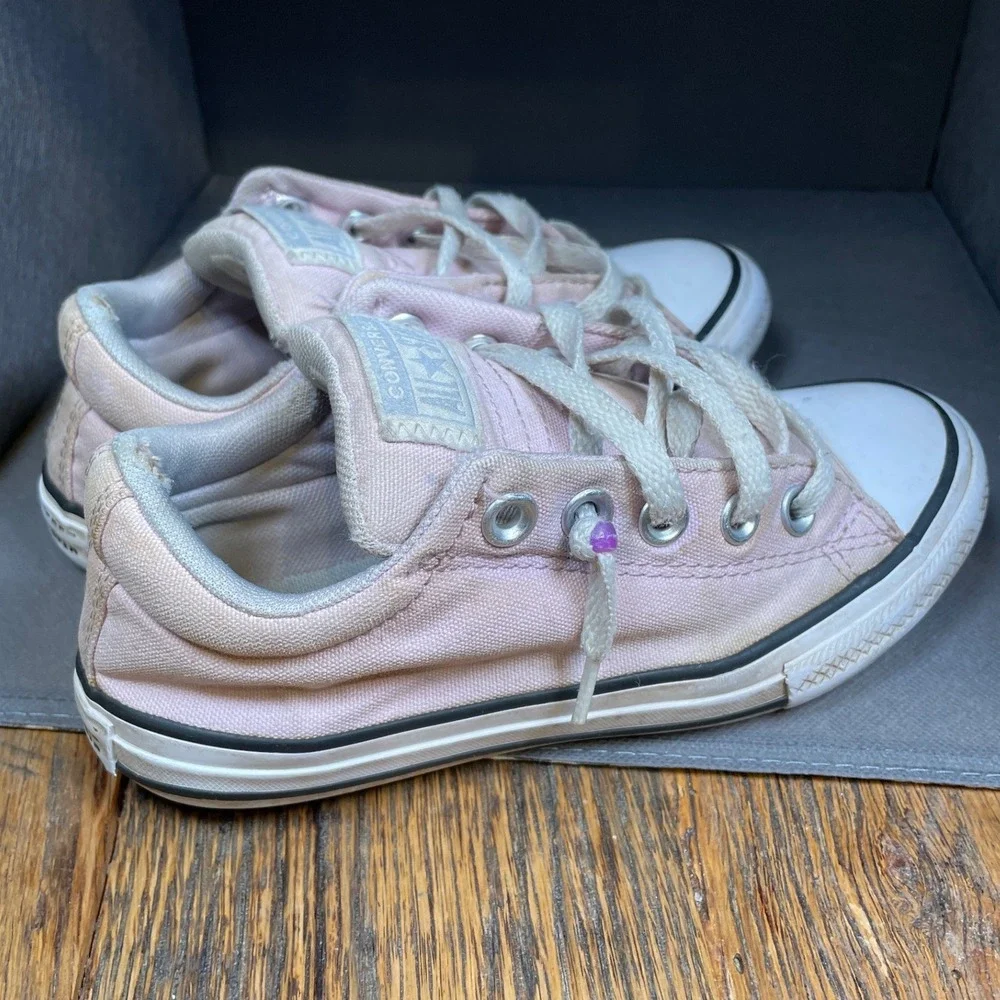 Converse Chuck Taylor All Star Low Top Pink Canvas Sneakers Shoes Girls‎ Size 1